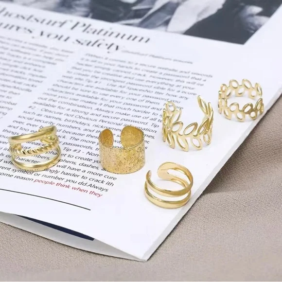 Set of 5 gold earring cuffs - Picture 4 of 6